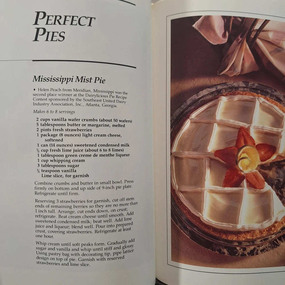 The Treasury of Creative Cooking Cookbook By The Editors Of Consumer Guide